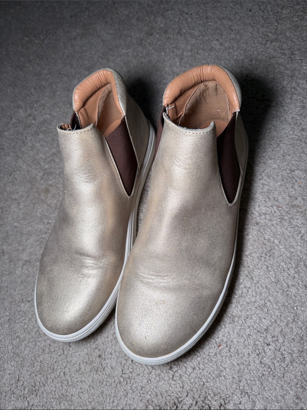 Women's Metallic Chelsea-Style Ankle Sneakers - Silver